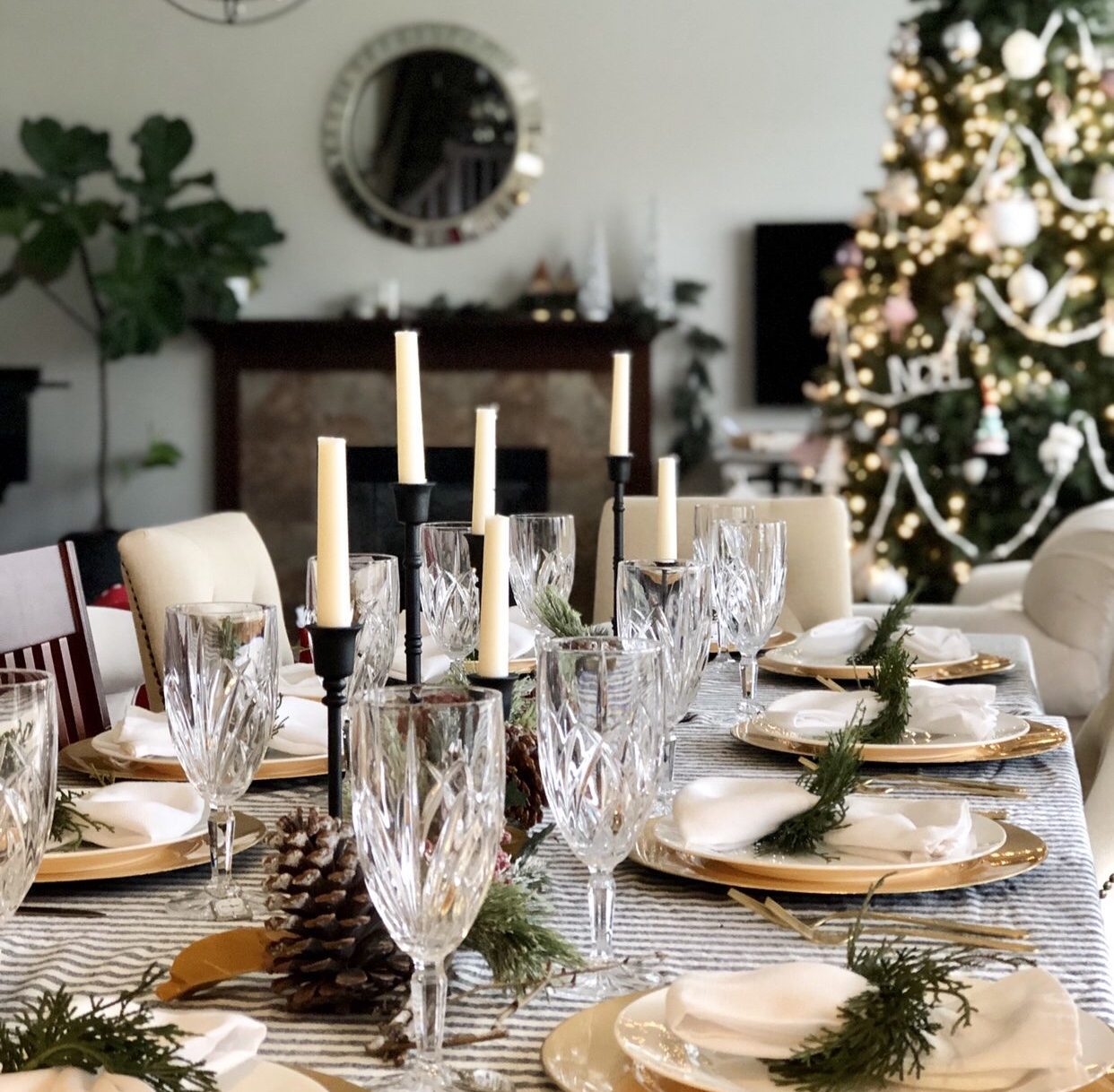 10 Tips for Hosting the Perfect Holiday Dinner Party - Inspire.Live.Love
